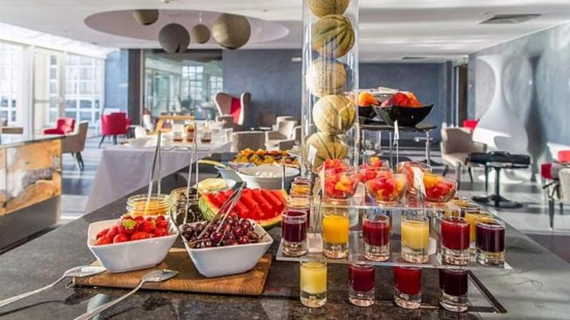 Отель Le Catalan