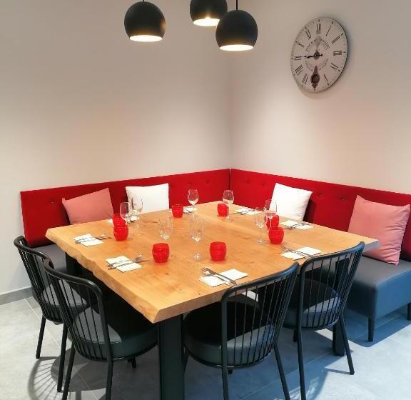 هتل Logis Hôtel Angers Sud