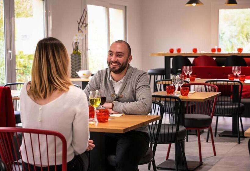 هتل Logis Hôtel Angers Sud