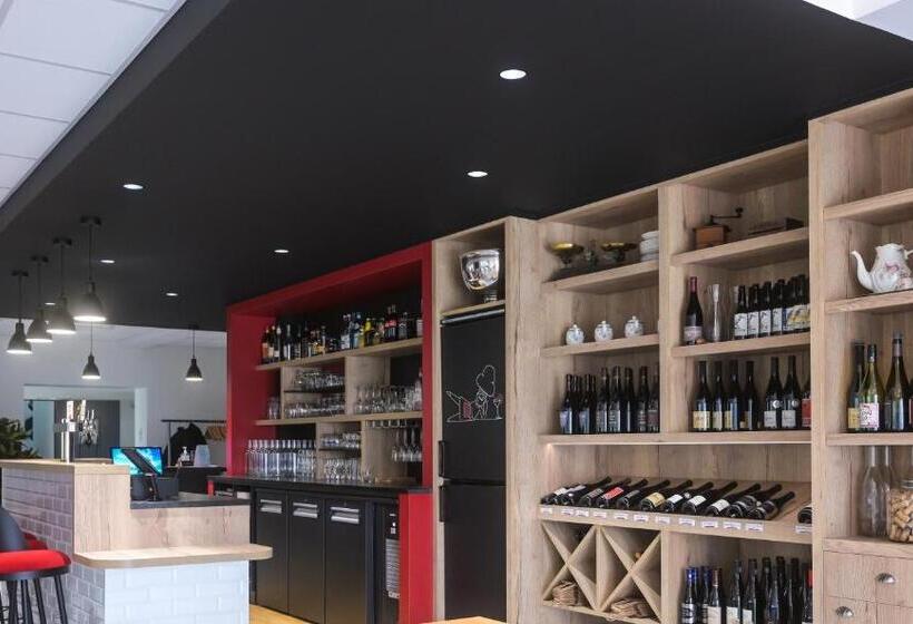 هتل Logis Hôtel Angers Sud