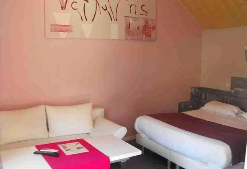 酒店 Logis Hôtel Restaurant Les Capucins