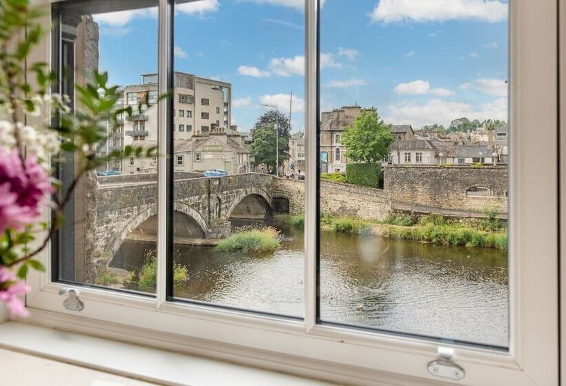 酒店 The Riverside