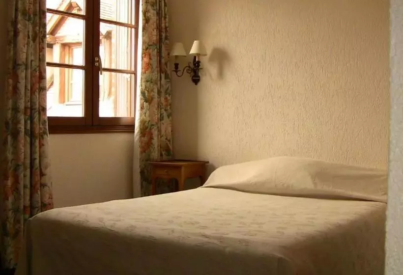 Отель Logis Hôtel Auberge Des Potiers