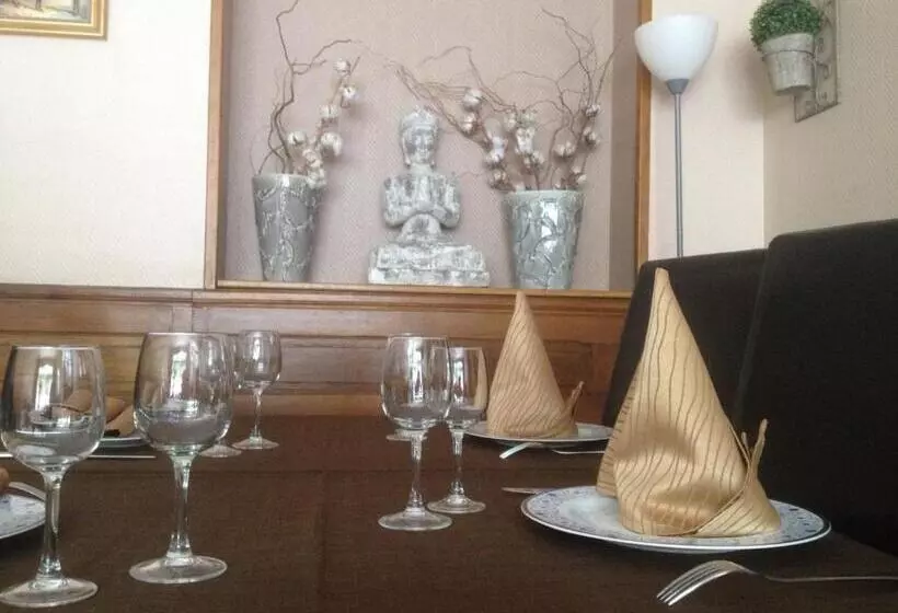 Отель Logis Hôtel Restaurant De France