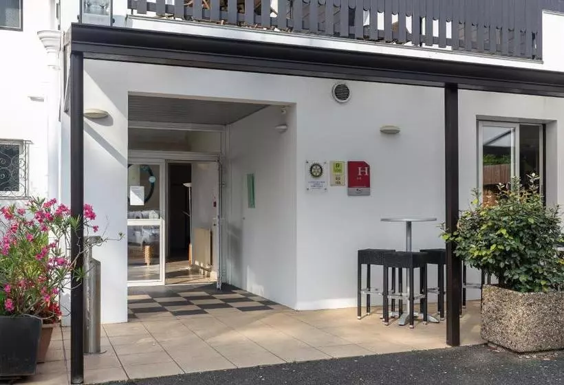 Отель Logis Hôtel Le Rond Point