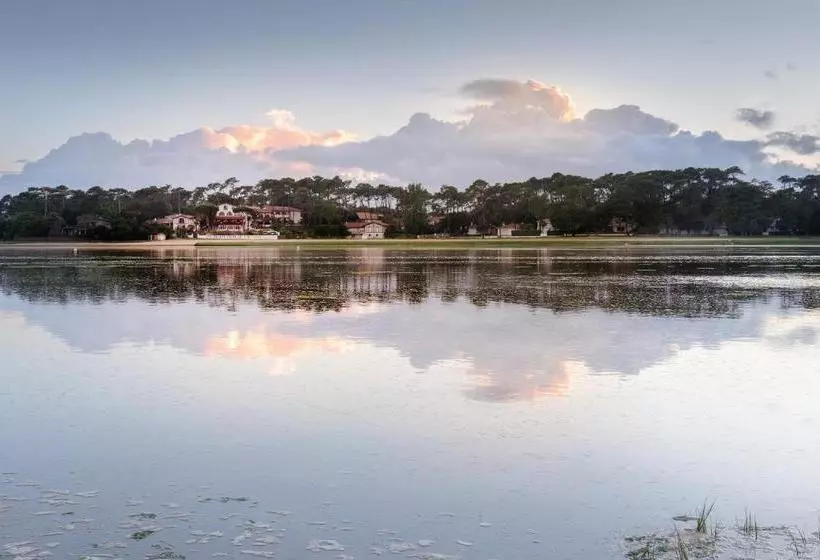 Отель Logis Hôtel Le Rond Point