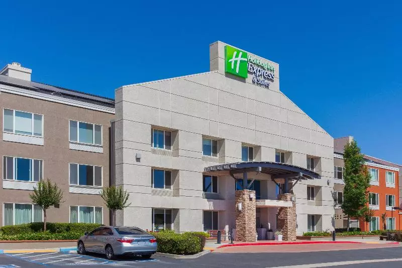 ホテル Holiday Inn Express Elk Grove West I 5, An Ihg