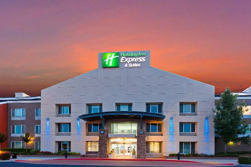 ホテル Holiday Inn Express Elk Grove West I 5, An Ihg