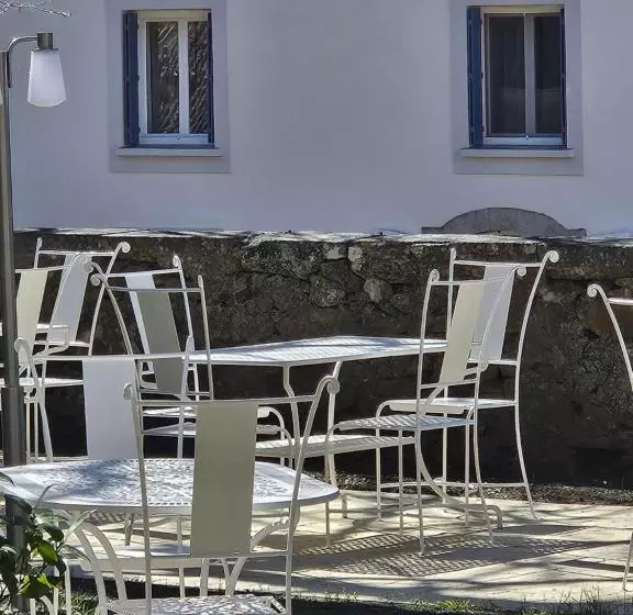 Отель Logis Hostellerie Du Grand Duc Hôtel Restaurant