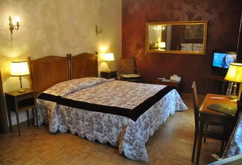 Отель Logis Hostellerie Du Grand Duc Hôtel Restaurant