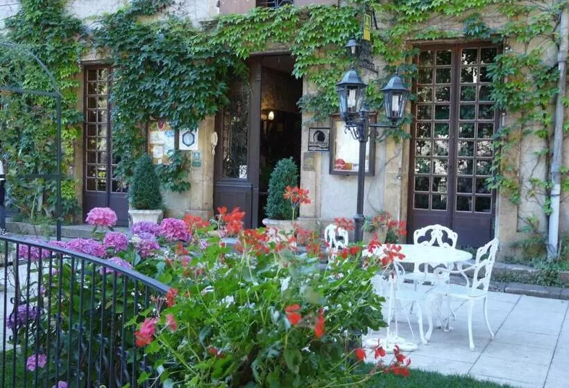 Отель Logis Hostellerie Du Grand Duc Hôtel Restaurant