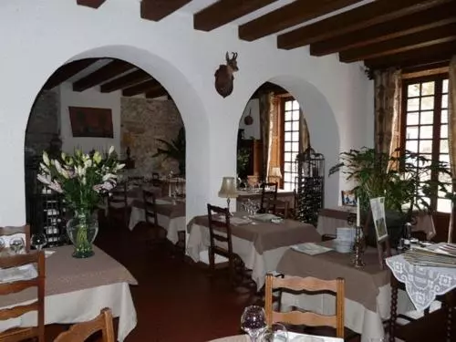 Отель Logis Hostellerie Du Grand Duc Hôtel Restaurant