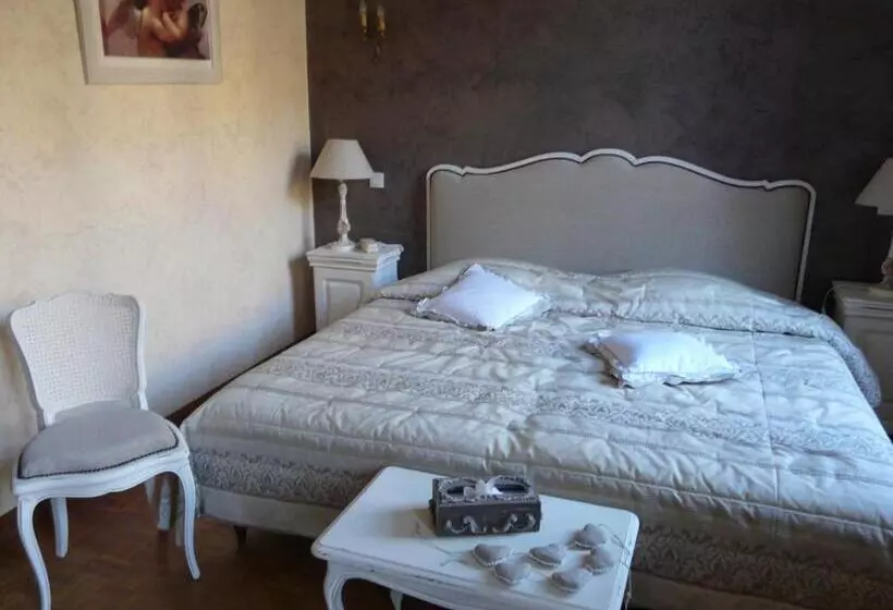 Отель Logis Hostellerie Du Grand Duc Hôtel Restaurant