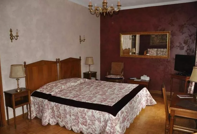 Отель Logis Hostellerie Du Grand Duc Hôtel Restaurant