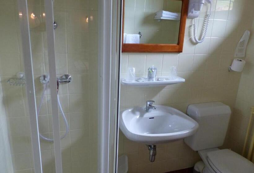 Отель Hôtel Bellachat