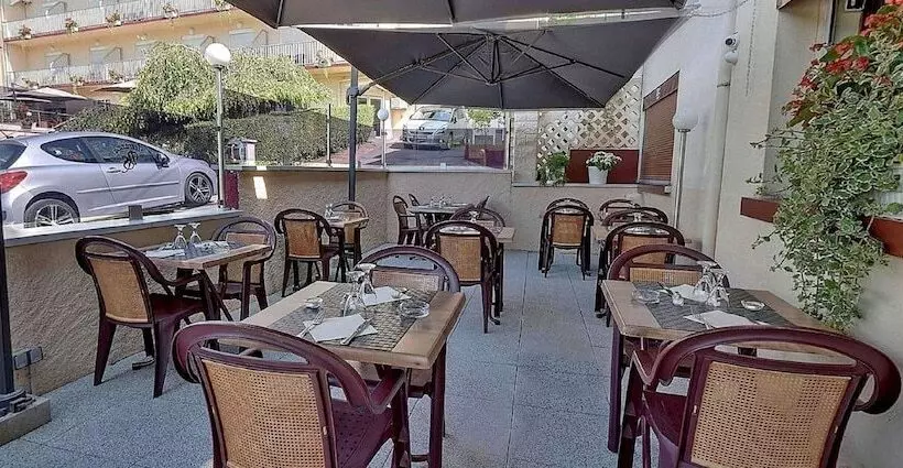 Отель Hôtel De L Ile