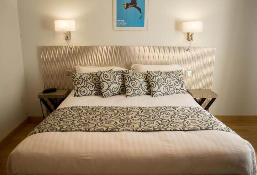 هتل Hôtel Restaurant Des Remparts