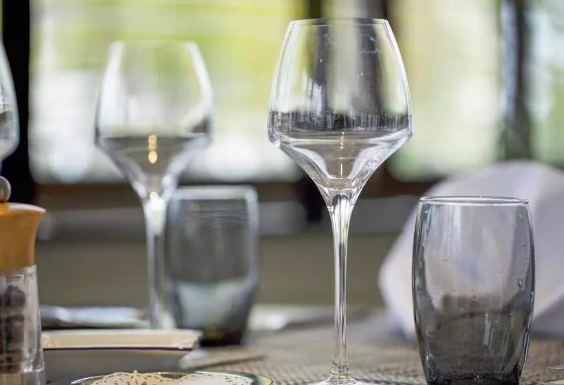 ホテル Hôtel Restaurant Des Remparts