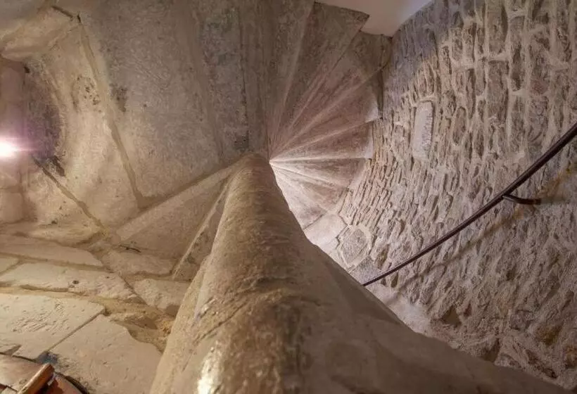 ホテル Hôtel Restaurant Des Remparts