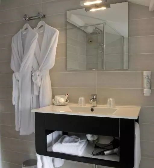 ホテル Hôtel Restaurant Des Remparts