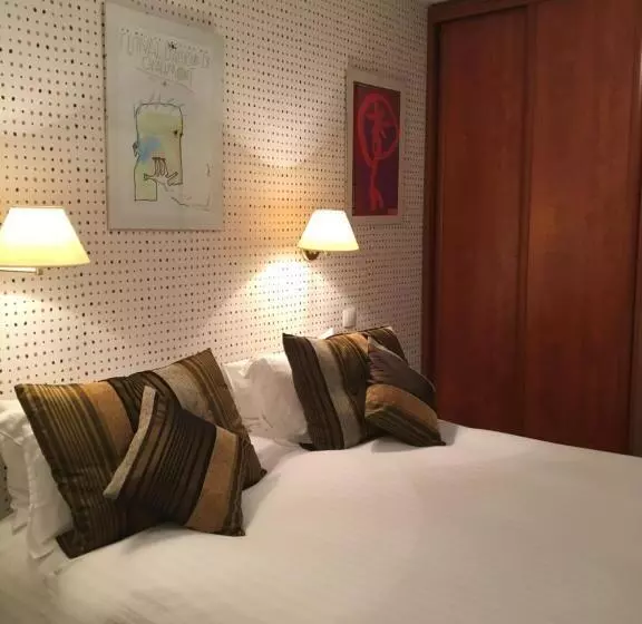 ホテル Hôtel Restaurant Des Remparts