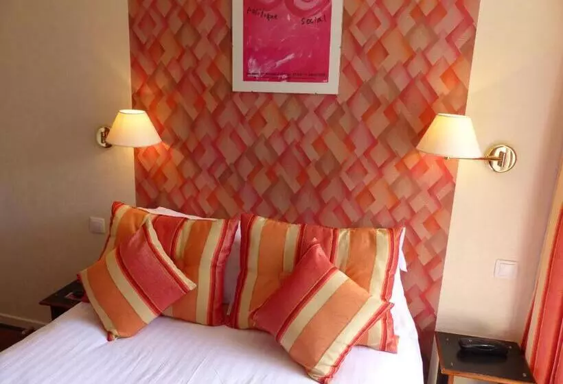 ホテル Hôtel Restaurant Des Remparts