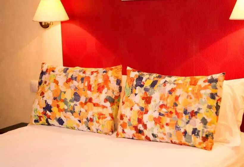 ホテル Hôtel Restaurant Des Remparts