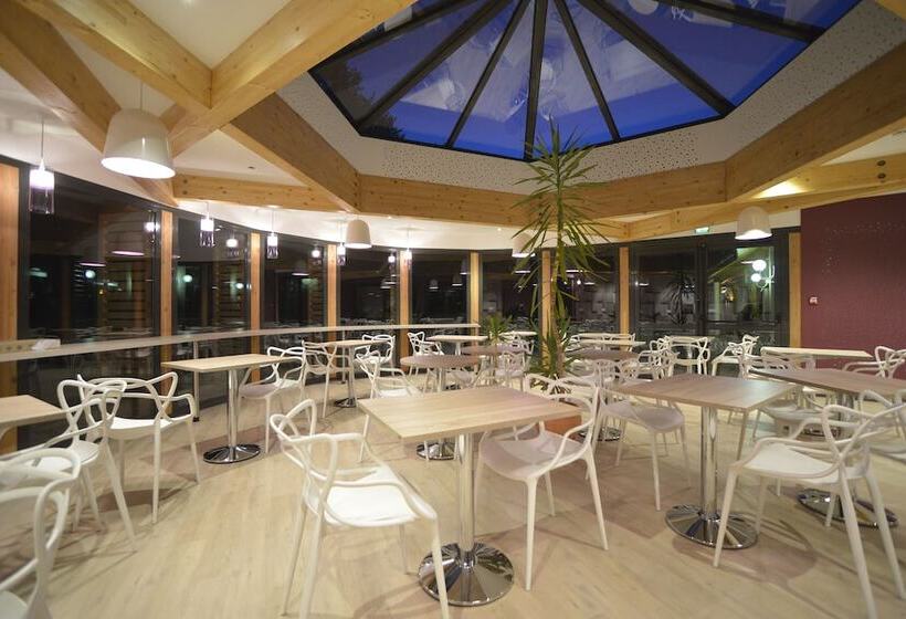 ホテル Le Bois Dormant Hôtel Restaurant & Spa Logis Hôtel