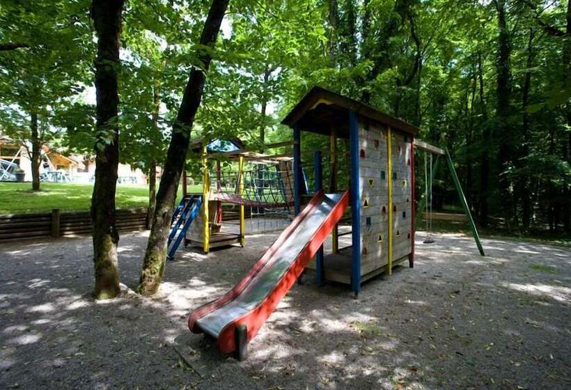 ホテル Le Bois Dormant Hôtel Restaurant & Spa Logis Hôtel