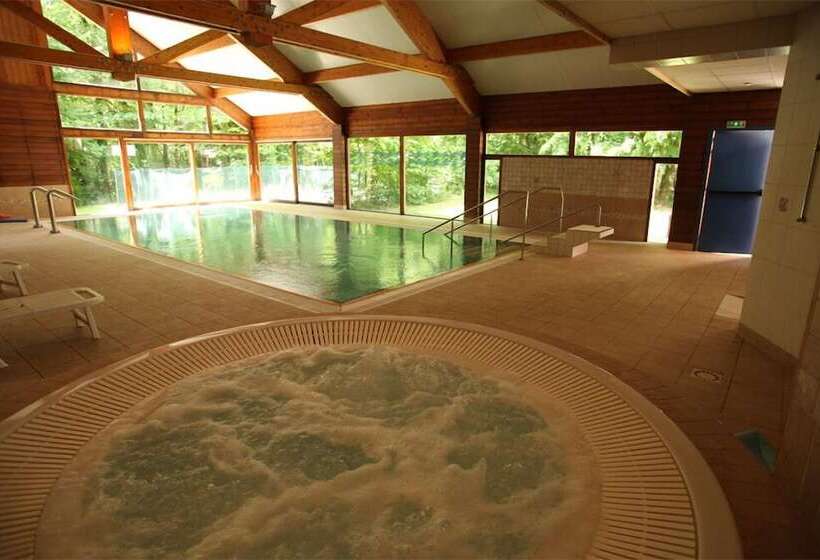ホテル Le Bois Dormant Hôtel Restaurant & Spa Logis Hôtel