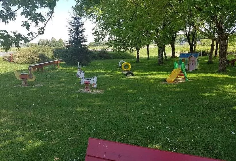 Отель Le Vieux Logis De Clam