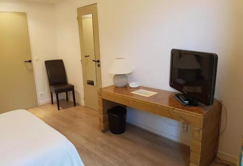 Отель Le Vieux Logis De Clam