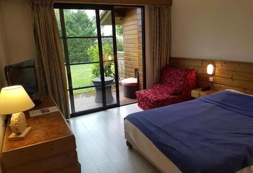 Отель Le Vieux Logis De Clam