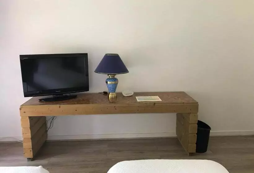 Отель Le Vieux Logis De Clam