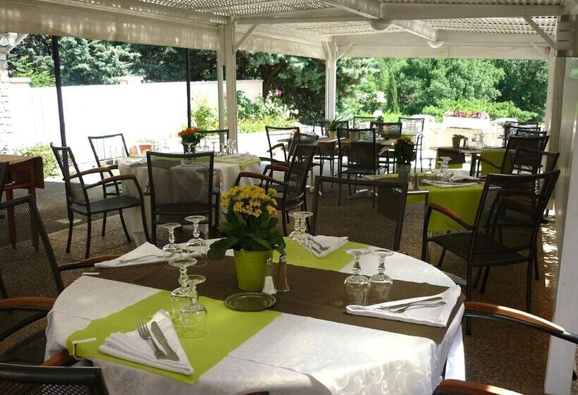 Logis Hotel Le Relais Du Serre