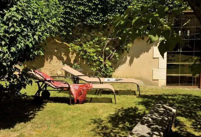 فندق Logis Auberge Le Centre Poitou