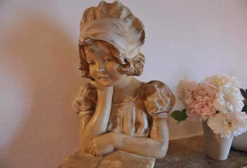 فندق Logis Auberge Le Centre Poitou