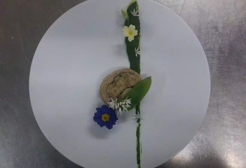 فندق Logis Auberge Le Centre Poitou