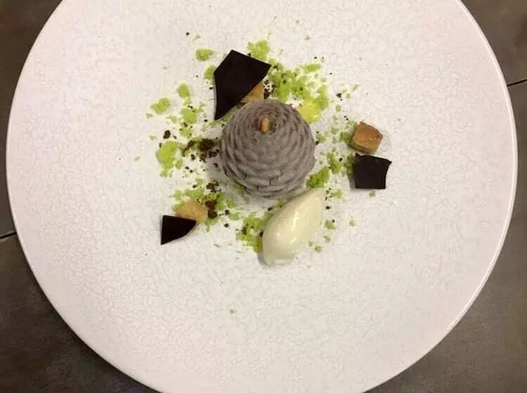 فندق Logis Auberge Le Centre Poitou