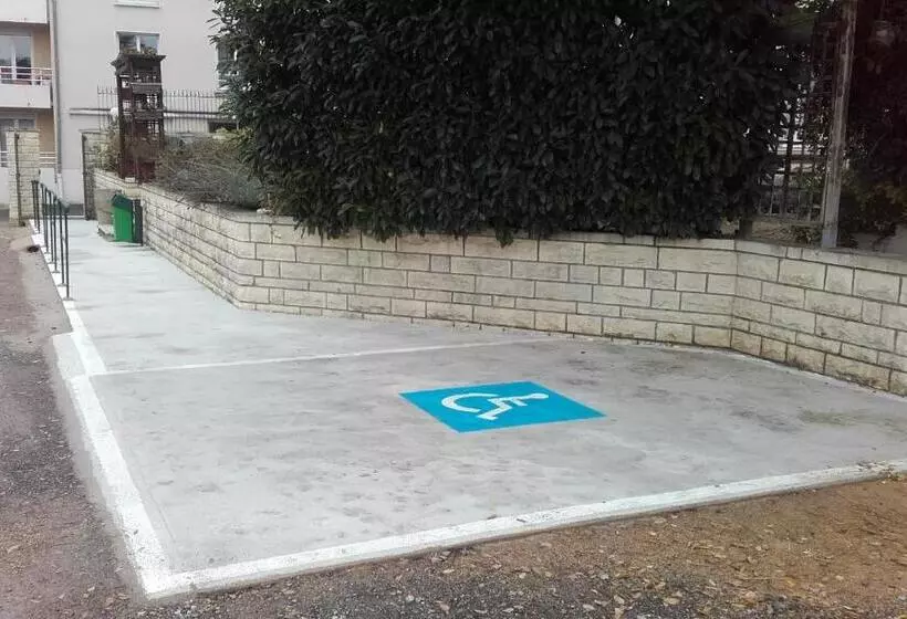 酒店 Logis Hôtel Beauséjour