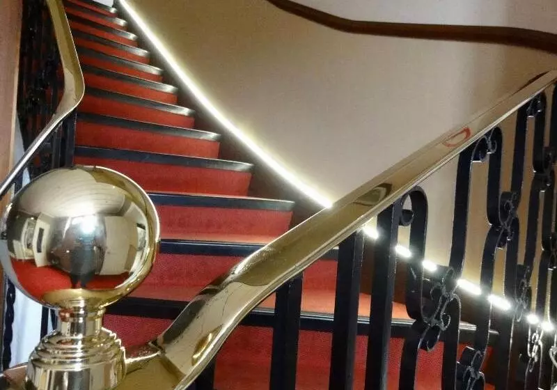 Отель Logis Hôtel Restaurant Clair Cottage, Chisseaux Chenonceaux