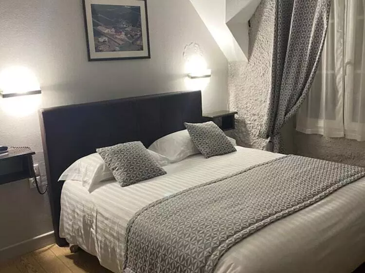 ホテル Logis Hostellerie Des Ducs