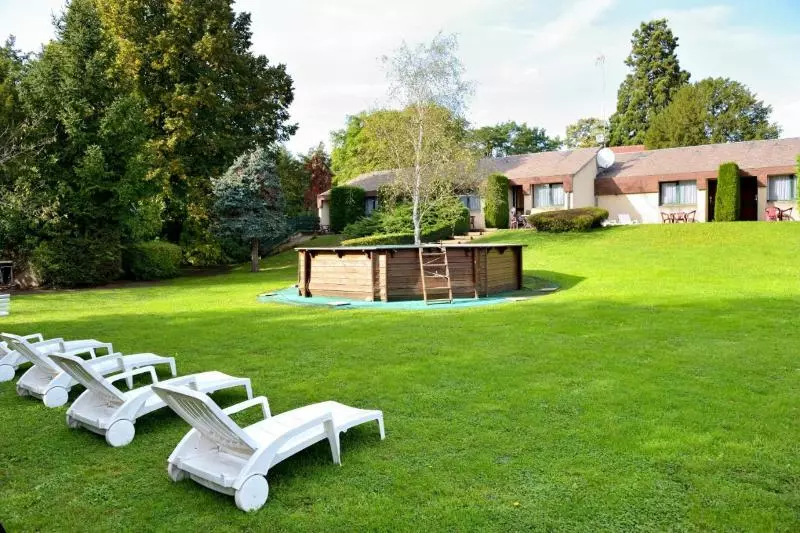 Отель Logis Hôtel Restaurant Du Lion D Argent Et Des Tanneries