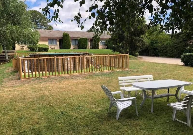 Отель Logis Hôtel Restaurant Du Lion D Argent Et Des Tanneries