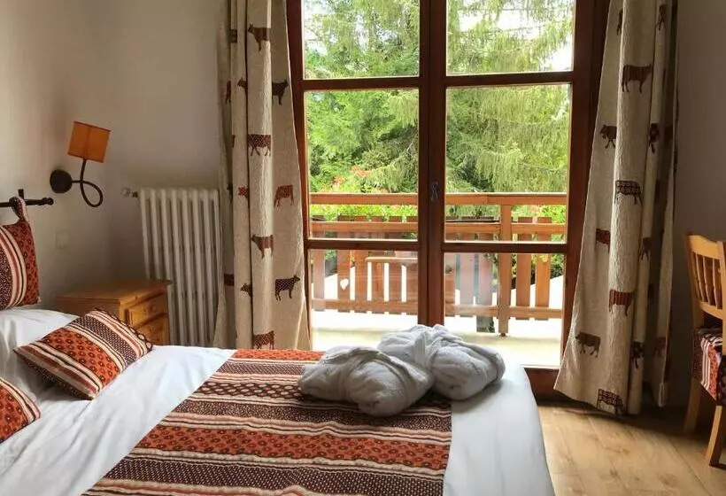 호텔 Logis Hôtel Les Peupliers