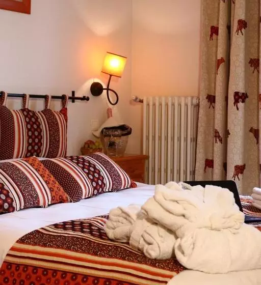 호텔 Logis Hôtel Les Peupliers