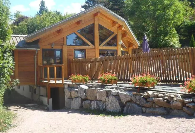 호텔 Logis Hôtel Les Peupliers