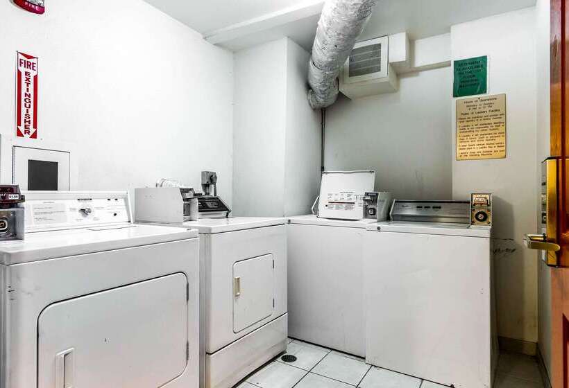 هتل Rodeway Inn & Suites