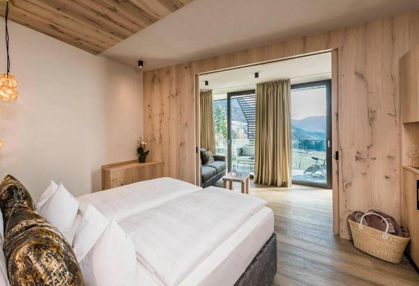 هتل Schenna Resort