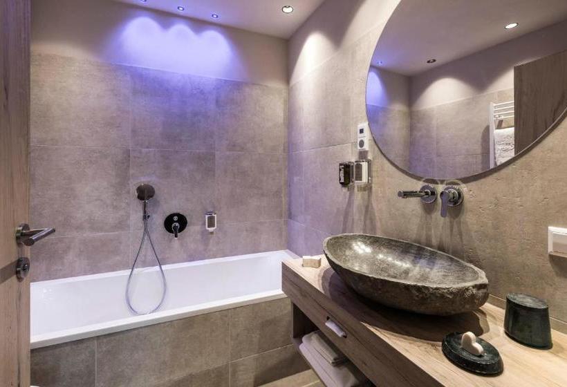 هتل Schenna Resort